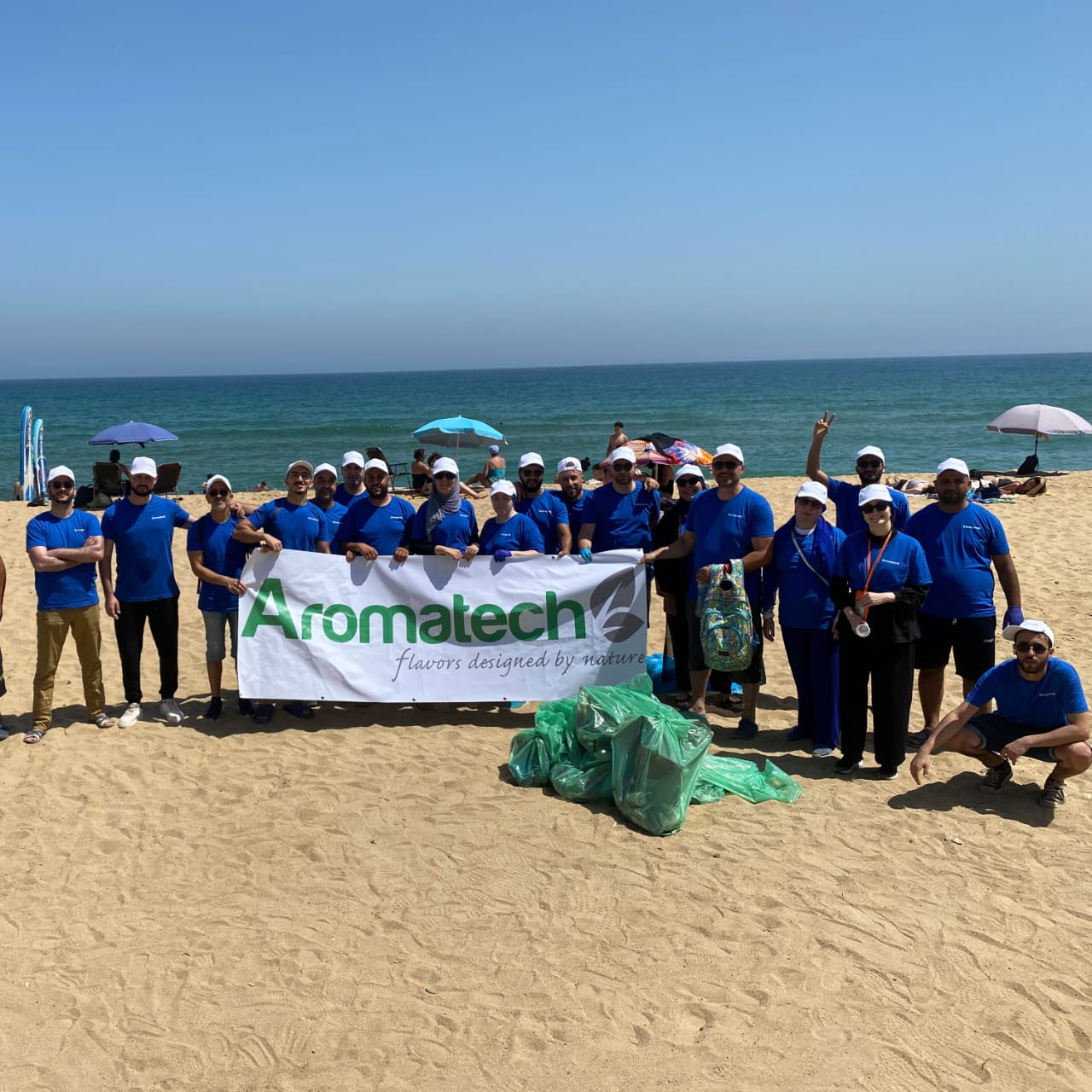 Aromatech Algérie célèbre la Journée Mondiale des Océans par une action de nettoyage du littoral